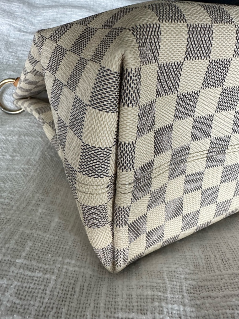 Louis Vuitton Damier Azur Checkered Shoulder Bag in Cream and Tan - Picture 6 of 8
